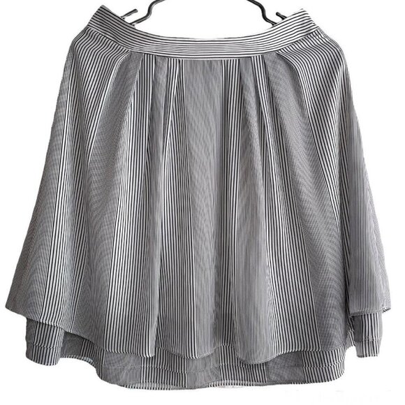 KARL Lagerfeld Paris Skirt size 4 - Picture 1 of 5